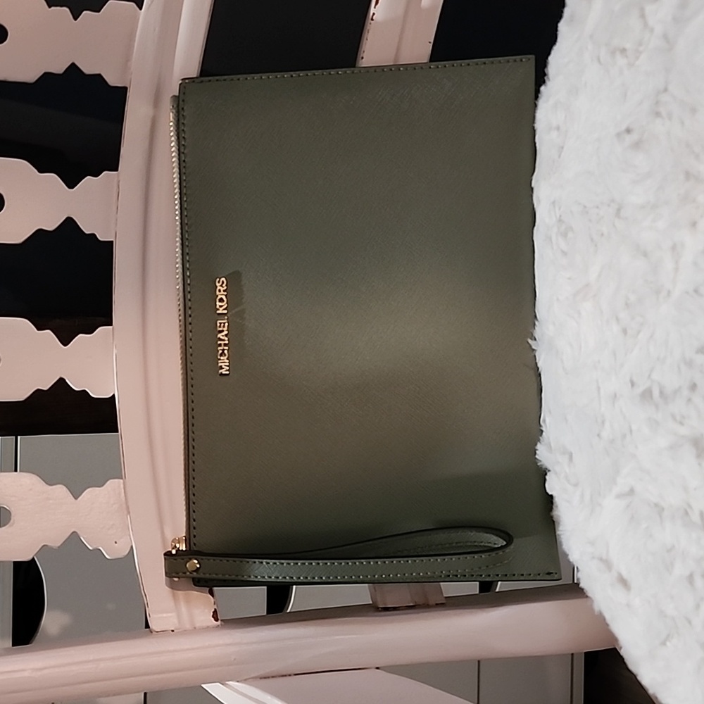Michael Kors Wristlet